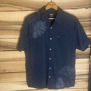 Hurley gray patterned short sleeve button up Shirt size medium